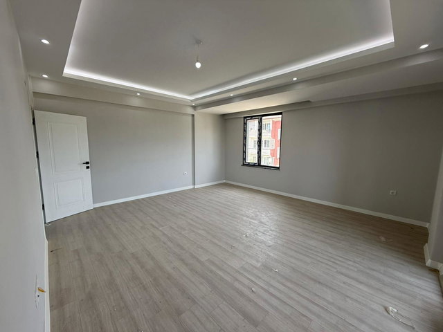 REMAX MYRADAN YEŞİLYURT MH. FİLE MARKET ARSASI 3+1 KİRALIK