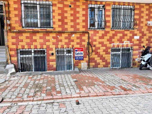 REMAX BİLGİNER'DEN ESENYURT FATİH MH. 90M2 KİRACILI 2+1 SATILIK