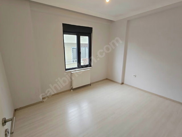 REMAX MYRADAN BAŞİSKELE MERKEZDE (ÇARŞIDA) KİRALIK 4+1 DAİRE