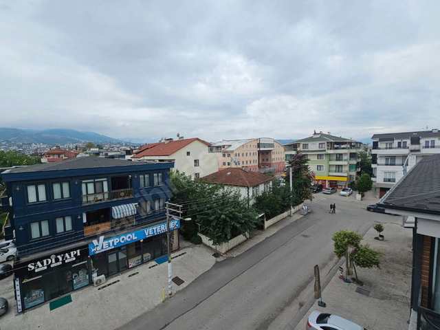 REMAX MYRADAN BAŞİSKELE MERKEZDE (ÇARŞIDA) KİRALIK 4+1 DAİRE