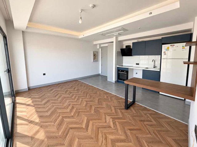 BORNOVA’DA 15. KAT 2+1 KİRALIK DAİRE | 2025 YAPIM, BALKONLU, VRV ISITMA