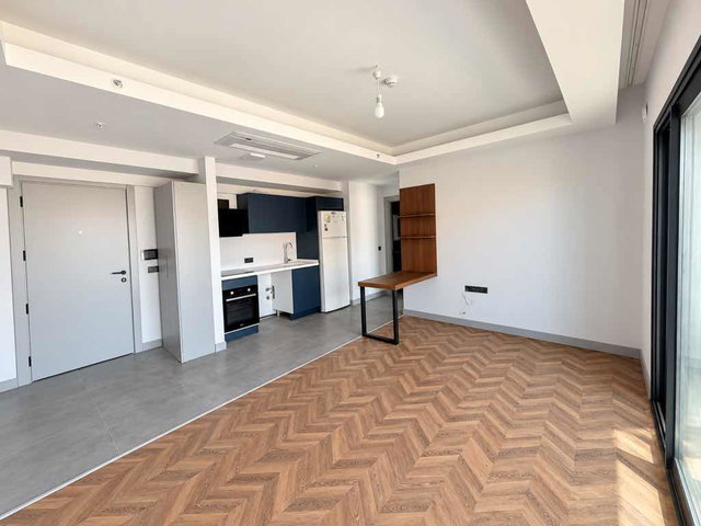 BORNOVA’DA 15. KAT 2+1 KİRALIK DAİRE | 2025 YAPIM, BALKONLU, VRV ISITMA