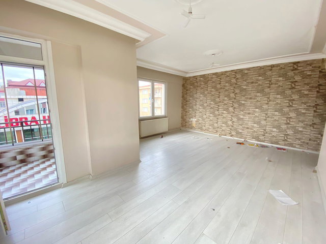 TUZLA AYDINTEPE CADDE ÜZERI 2+1 BALKONLU KIRALIK DAIRE