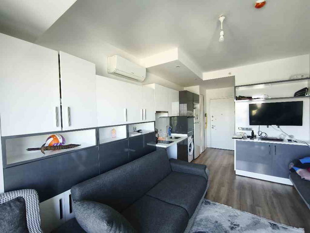 REMAX PRO ESRA ÖZKAN'DAN KARAT 34 SİTESİNDE 1+0