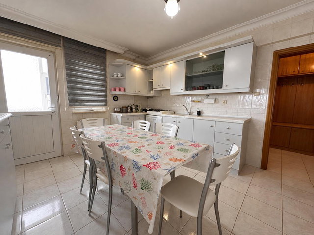 GÖLCÜK YAZLIKTA SATILIK TRİPLEX MÜSTAKİL EV + 1108 M2 ARSA