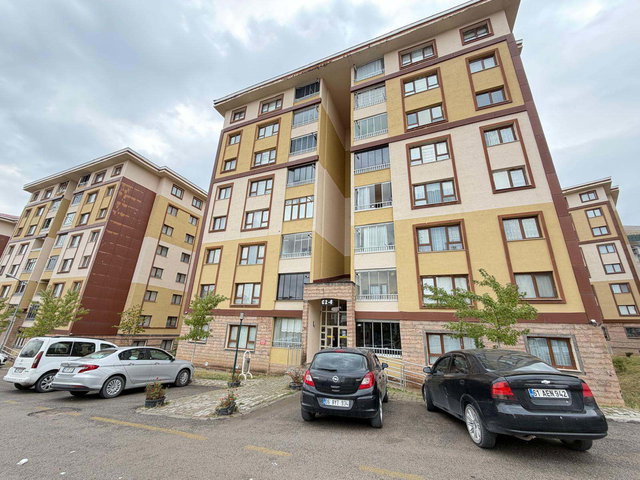 REMAX İLKE'DEN YILDIZKENT ZİRVE TOKİ'DE BORÇLU 3+1 SATILIK DAİRE