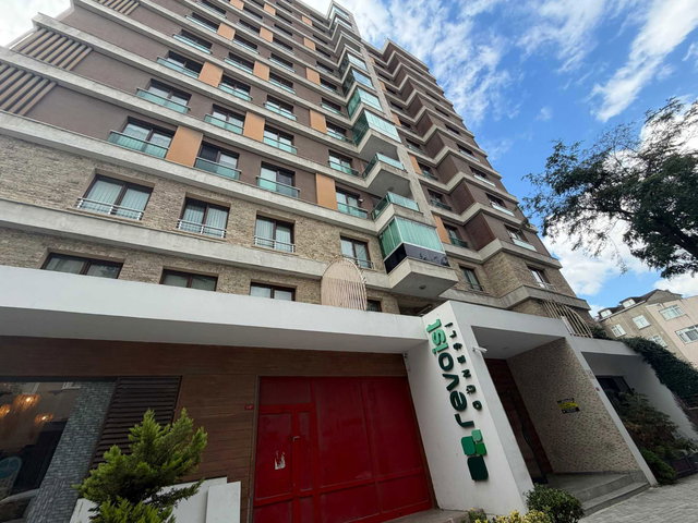 REVOIST GÜNEŞLI EVLERINDE HAVUZLU,SAUNALI,SATILK 3+1 143M2DAIRE