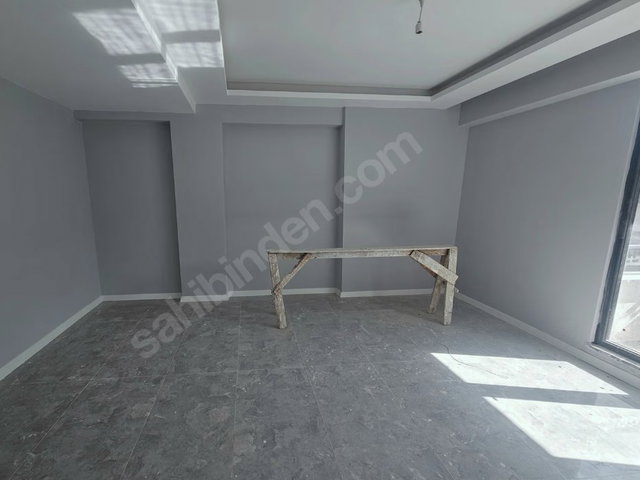 REMAX MYRADAN ARAKAT MERKEZİ KONUMDA HAVUZLU 2+1 DAİRE