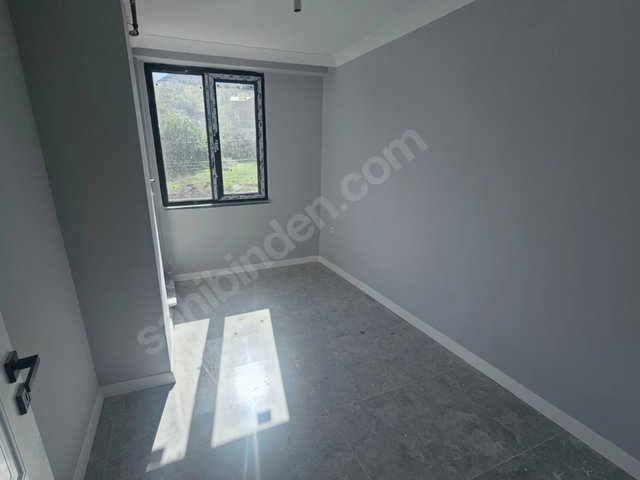 REMAX MYRADAN ARAKAT MERKEZİ KONUMDA HAVUZLU 2+1 DAİRE