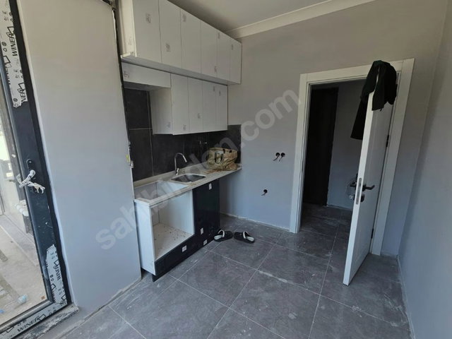REMAX MYRADAN ARAKAT MERKEZİ KONUMDA HAVUZLU 2+1 DAİRE