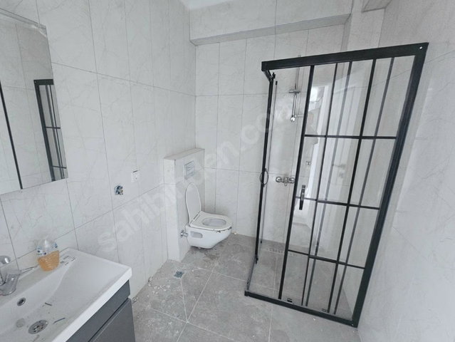REMAX MYRADAN ARAKAT MERKEZİ KONUMDA HAVUZLU 2+1 DAİRE