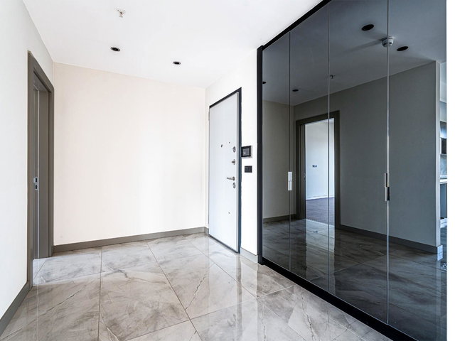 BORNOVA İKON LİVE'DE DENİZ MANZARALI  SATILIK 4+1 DAİRE | 207 M² NET