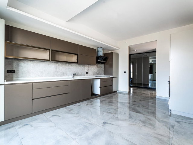 BORNOVA İKON LİVE'DE DENİZ MANZARALI  SATILIK 4+1 DAİRE | 207 M² NET