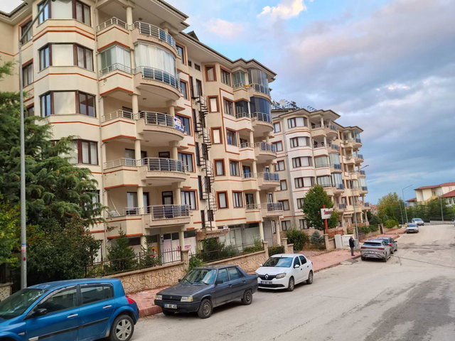 E/MAX DEĞİŞİM’DEN ABDULLAHPAŞA DEMET EVLER’DE 3+1 185 M² KİRALIK DAİRE