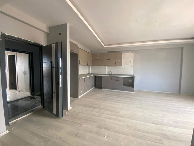 MERSIN YEŞILOVACIK DA SATILIK 2+1  DAIRE