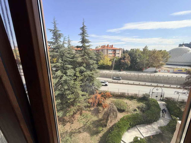 ORAN,TRT KARŞISI YENİLENMİŞ 160 M² KİRALIK 3+1 DAİRE