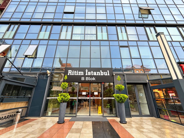 RİTİM İSTANBUL’DA GÜNEY CEPHELİ 1+1 | ÖNÜ FERAH, CADDE MANZARALI