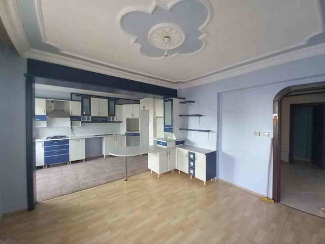 REMAX LAND MUHİTTİN MAHALLESİ'NDE KİRALIK 2+1 DAİRE