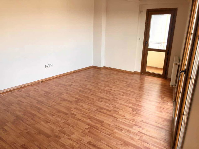 MALTEPE FINDIKLI'DA BAŞIBÜYÜK CADDESİNDE, GENİŞ DENİZ MANZARALI 2+1