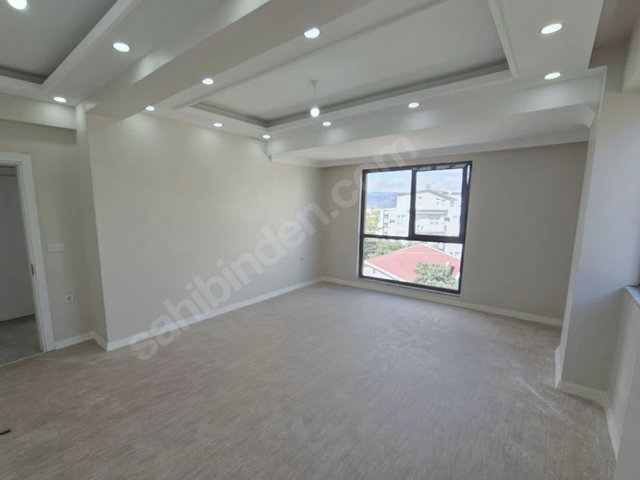 REMAX MYRADAN EMİNEVİM UYGUN YEŞİLYURT MERKEZİ KONUM SIFIR 4+1