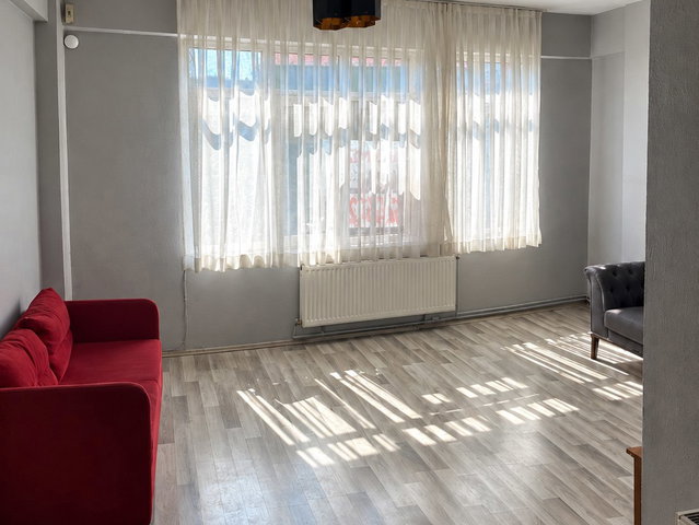 BEŞİKTAŞ CİHANNÜMA’DA BOĞAZ MANZARALI KAPALI MUTFAKLI BALKONLU KİRALIK 1+1