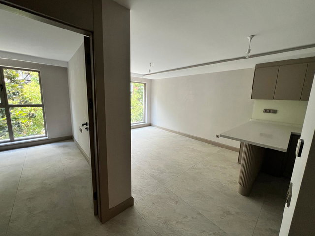 PARİS CAD MANOLYA REZİDANS'TA GÜVENLİKLİ LÜKS 1+1 KİRALIK DAİRE