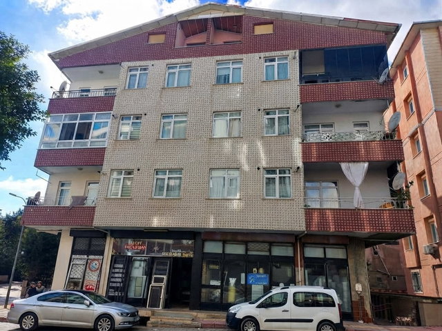 KARTAL YALI MAHALLESİ'NDE FERAH VE GENİŞ SATILIK 2+1 DAİRE