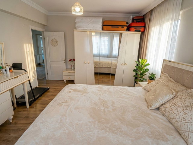 KARTAL YALI MAHALLESİ'NDE FERAH VE GENİŞ SATILIK 2+1 DAİRE