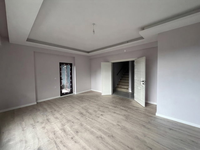 BAŞİSKELE ALTINKENTTE HAVUZLU SİTEDE 3+1 BAHÇE DUBLEX DAİRE
