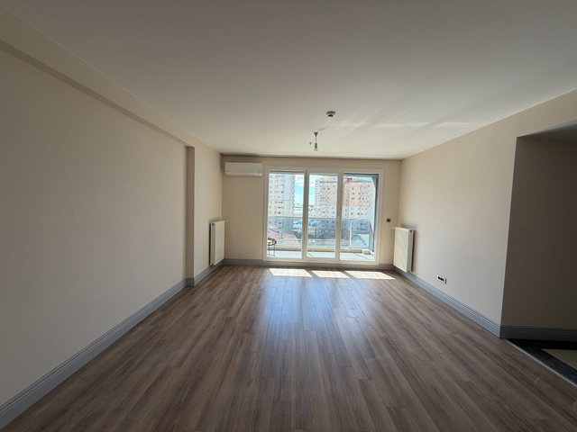 FIRST AVENUE DE ŞEHİR VE DENİZ MANZARALI 2+1 KİRALIK DAİRE