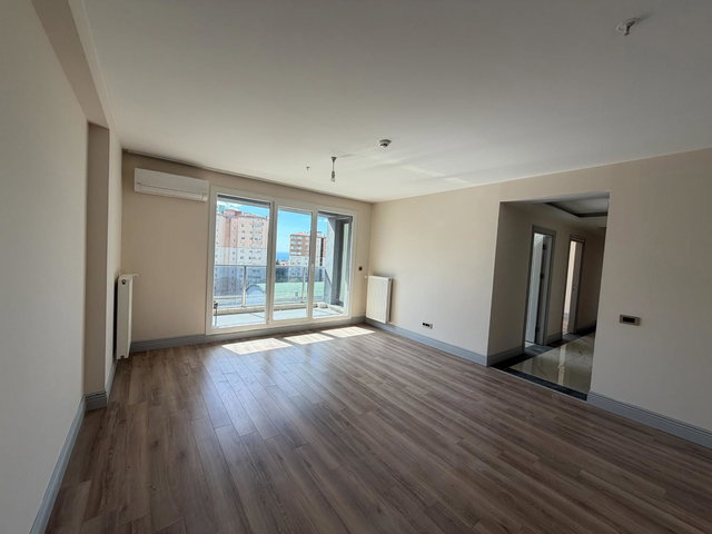 FIRST AVENUE DE ŞEHİR VE DENİZ MANZARALI 2+1 KİRALIK DAİRE
