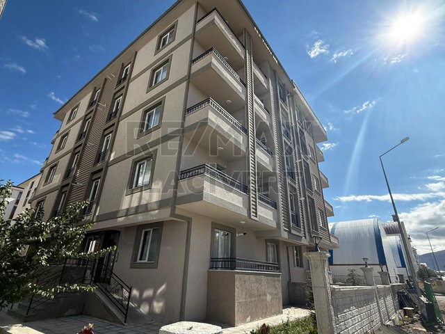 REMAXLACİVERT'TEN DADAŞKENT'TE EŞYALI SATILIK 1+1 DAİRE