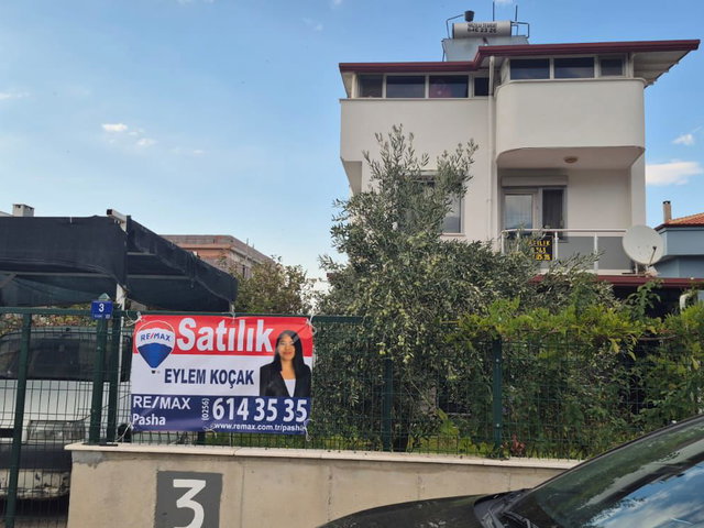 KUŞADASI GÜZELÇAMLIDA 5+1 TAM MÜSTAKİL TRİPLEKS VİLLA