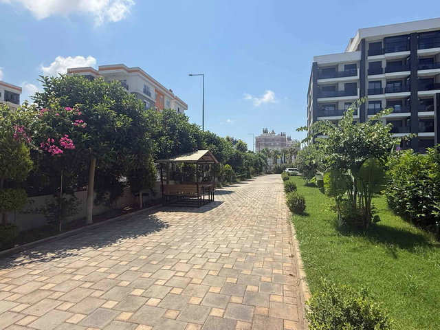 BARAJ MAH. PALMA SİTESİNDE ARAKAT EŞYASIZ KİRALIK 1+1 DAİRE