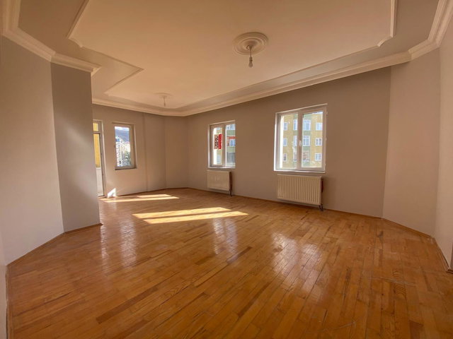 REMAX ARTIS'DEN KAYAKYOLU'NDA KIRALIK 5+1 DAIRE