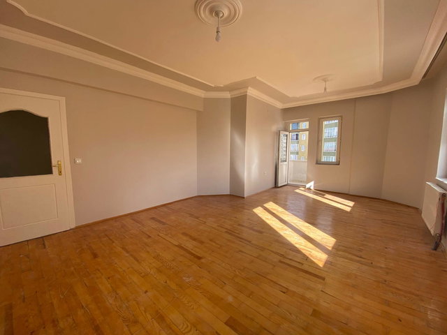 REMAX ARTIS'DEN KAYAKYOLU'NDA KIRALIK 5+1 DAIRE