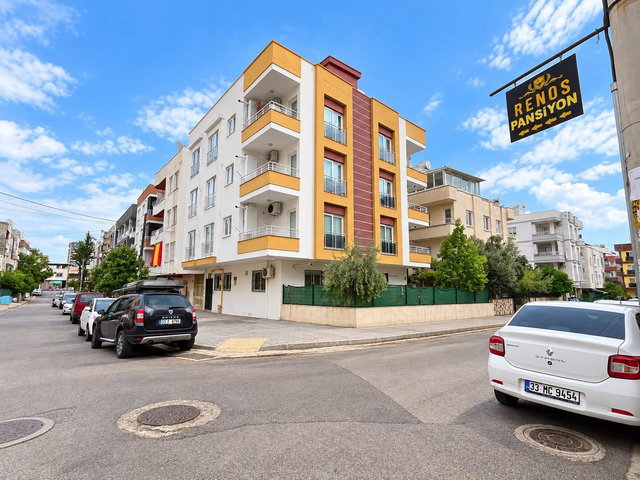 REMAX PALM'DEN BAHÇELİEVLERDE TOROS ÜNİ.'YE 2DK SATILIK 2+1