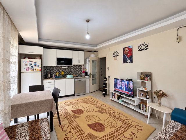 REMAX PALM'DEN BAHÇELİEVLERDE TOROS ÜNİ.'YE 2DK SATILIK 2+1