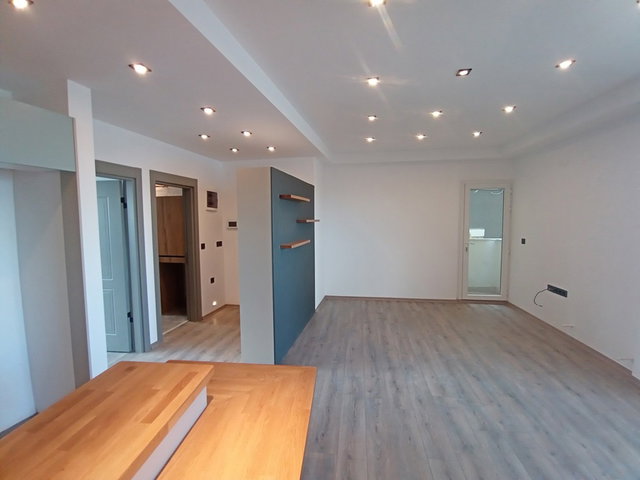 KUŞADASI LİMANINA YÜRÜYÜŞ MESAFESİNDE KİRALIK 1+1 SIFIR DAİRE