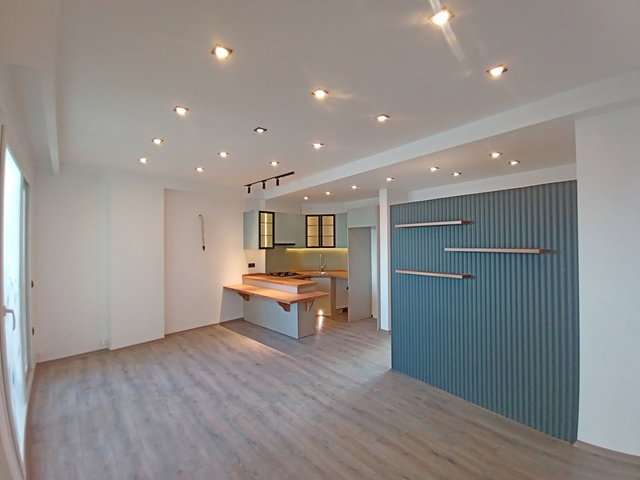 KUŞADASI LİMANINA YÜRÜYÜŞ MESAFESİNDE KİRALIK 1+1 SIFIR DAİRE
