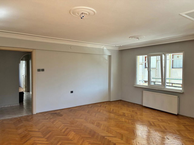 BEŞEVLER KONAK CD ÜZERI KIRALIK 3+1 DAIRE