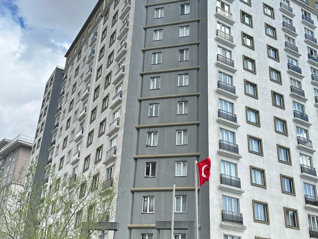 MERKEZİ LOKASYONDA SİTE İÇERİSİNDE KİRALIK 1+1 DAİRE