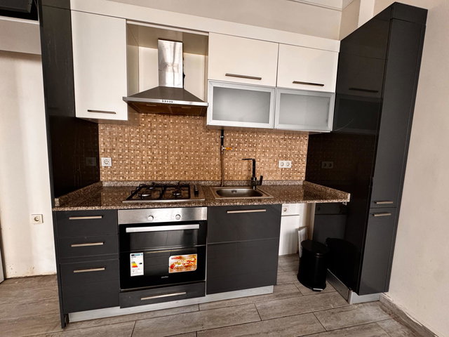 MERKEZİ LOKASYONDA SİTE İÇERİSİNDE KİRALIK 1+1 DAİRE