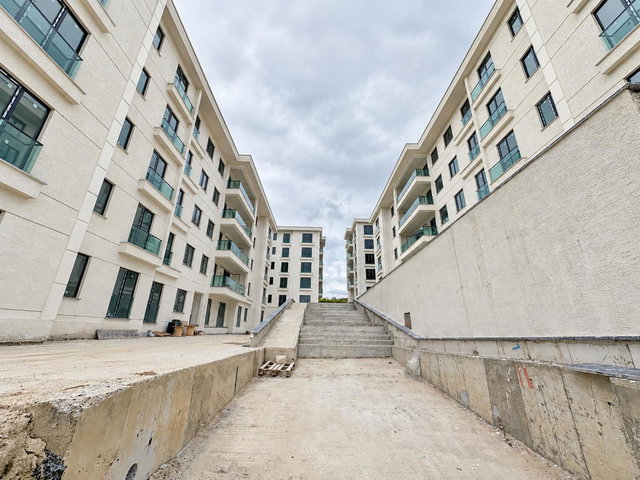 KUMBURGAZ'DA SIFIR PROJEDE DENİZ MANZARALI 2+1 SATILIK DAİRE