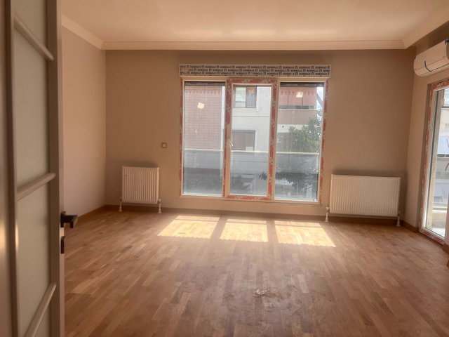 ACIBADEM YAPRAK SOKAK'TA KIRALIK 2+1 DAIRE (80M², KAPALI MUTFAK)