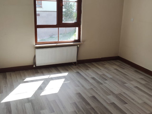 ARDAHAN MERKEZ’DE SİTE İÇİNDE 2+1 | 85 M² NET | BALKONLU | KREDİYE UYGUN