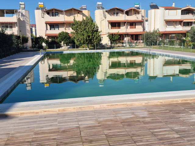 KUŞADASI DAVUTLAR ATAKENT SITESINDE, DENIZE 150 METRE ,EŞYALI 4+1 EŞYALI TRIPLEKS VILLA
