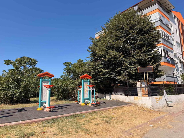 EDREMIT ALTINKUM'DA 2+1 SATILIK DAIRE