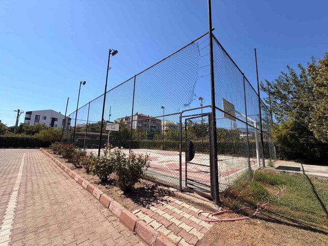 EDREMIT ALTINKUM'DA 2+1 SATILIK DAIRE