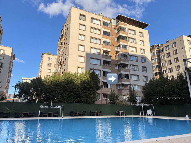 MEGAKENT SİTESİNDE-HAVUZ CEPHELİ-EBEVEYN BANYOLU 3+1 ARA KAT